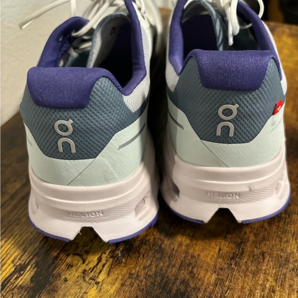 NWOT On Cloudvista shows - Picture 7 of 8